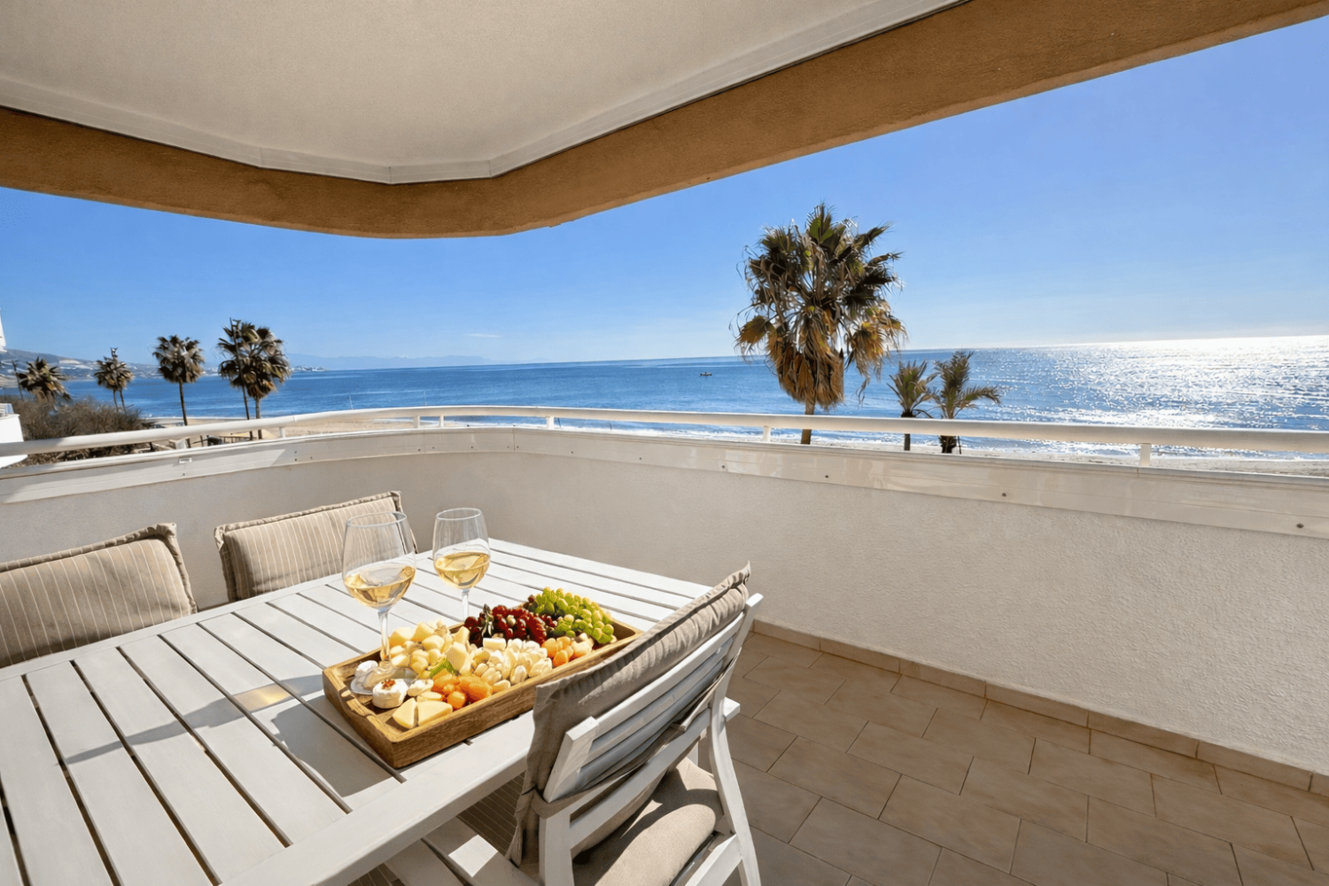 Front line beach flat in Fuengirola, Fuengirola