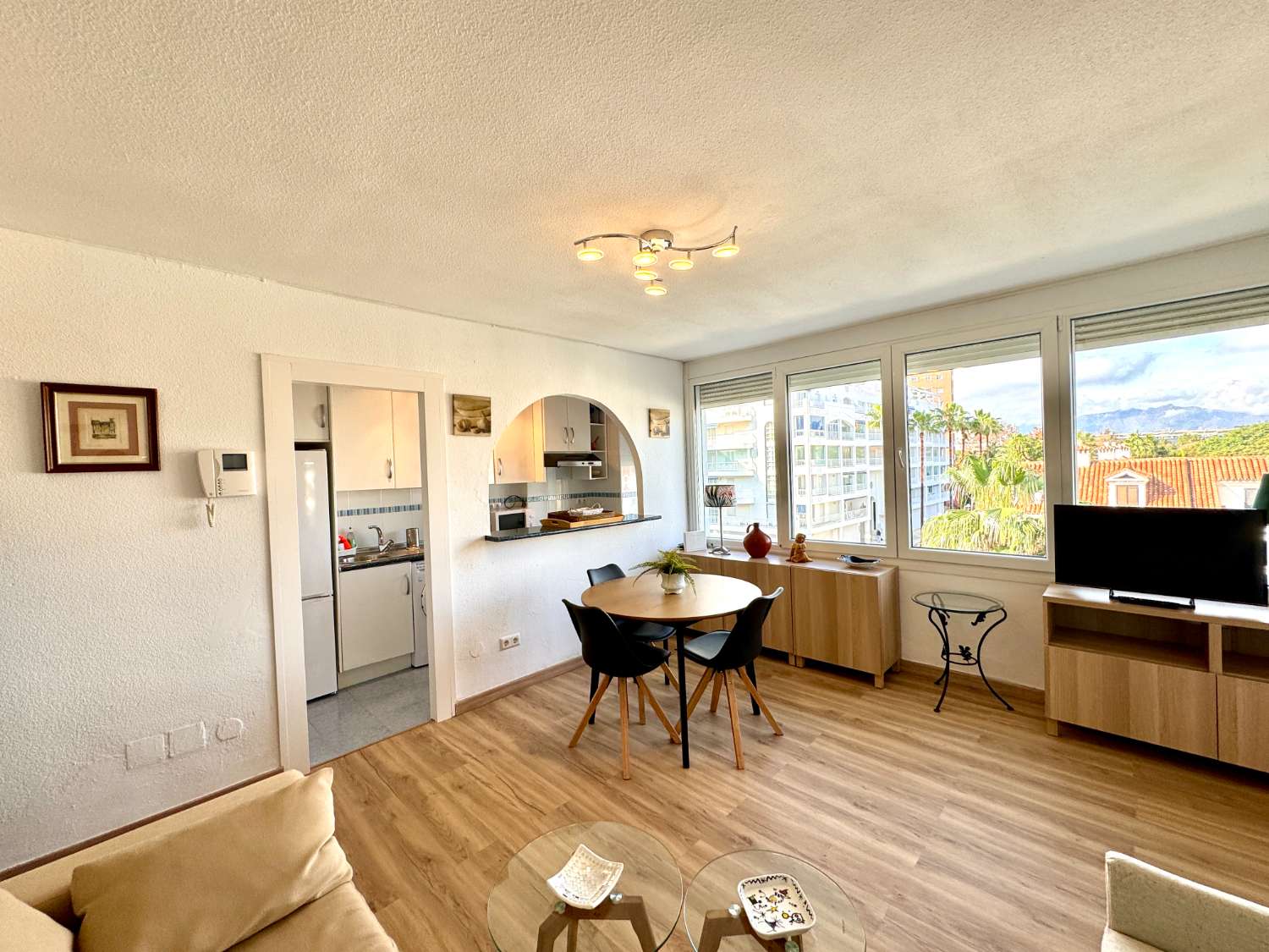 Discover your paradise by the sea in our recently renovated apartment on Playa del Castillo! — Fuengirola