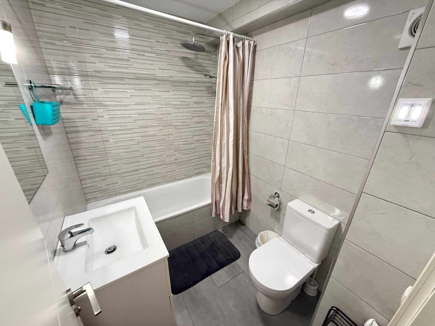 "Renovated Seaside Home in Fuengirola: Your Perfect Coastal Retreat" — Fuengirola