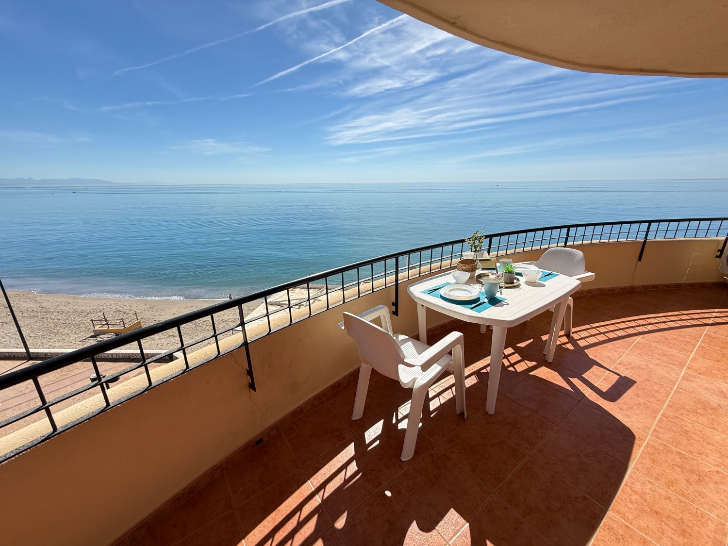 "Renovated Seaside Home in Fuengirola: Your Perfect Coastal Retreat", Fuengirola