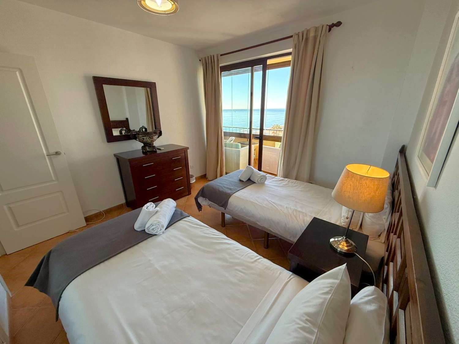 Fuengirola beach, flat with pool — Fuengirola