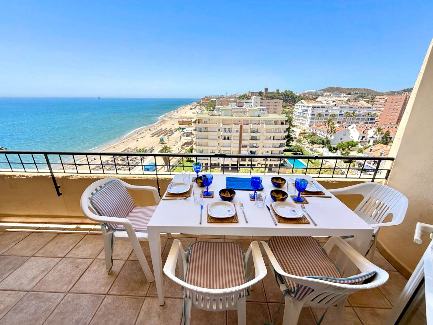 "Long-Stay Apartment in Fuengirola near Castillo Sohail" (Sea Views, Pool & Beach), Fuengirola
