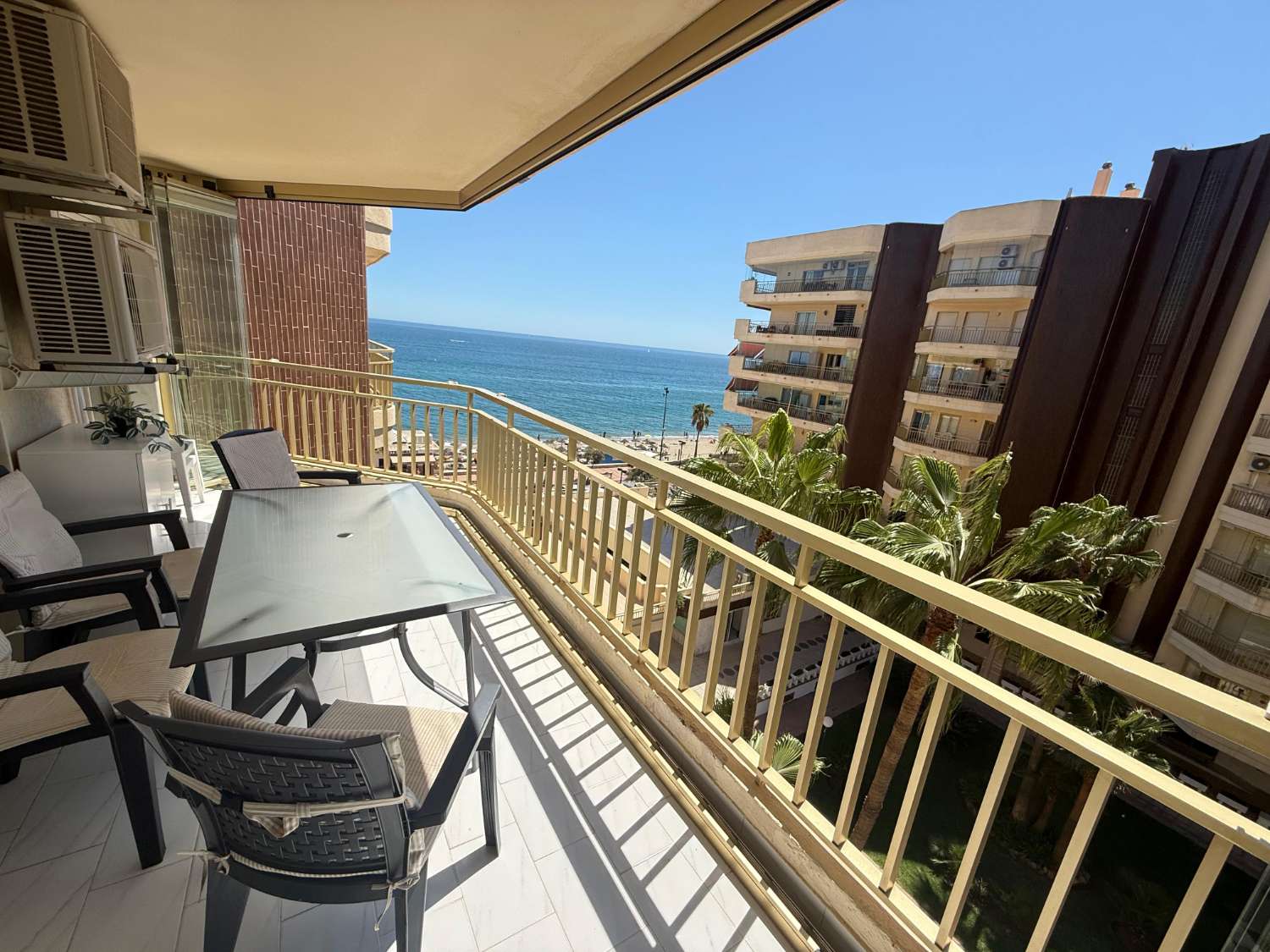 Apartamento de 2 dormitorios en Fuengirola — Fuengirola