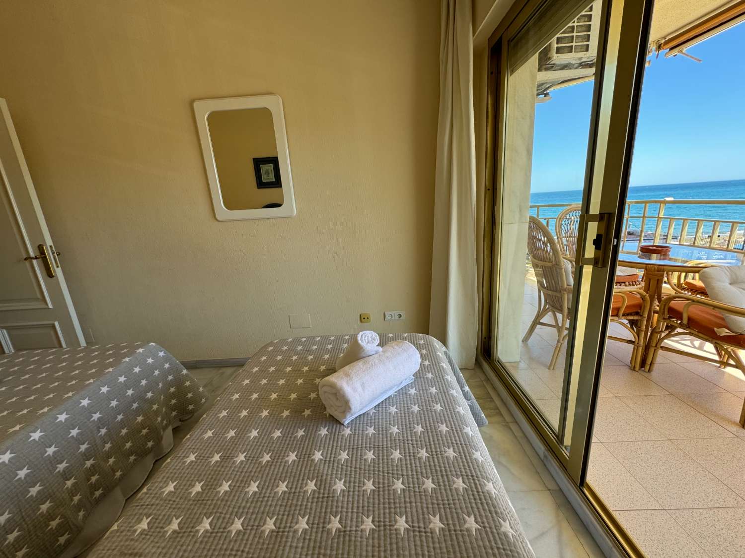 A few meters from the beach . On the beachfront in Fuengirola — Fuengirola
