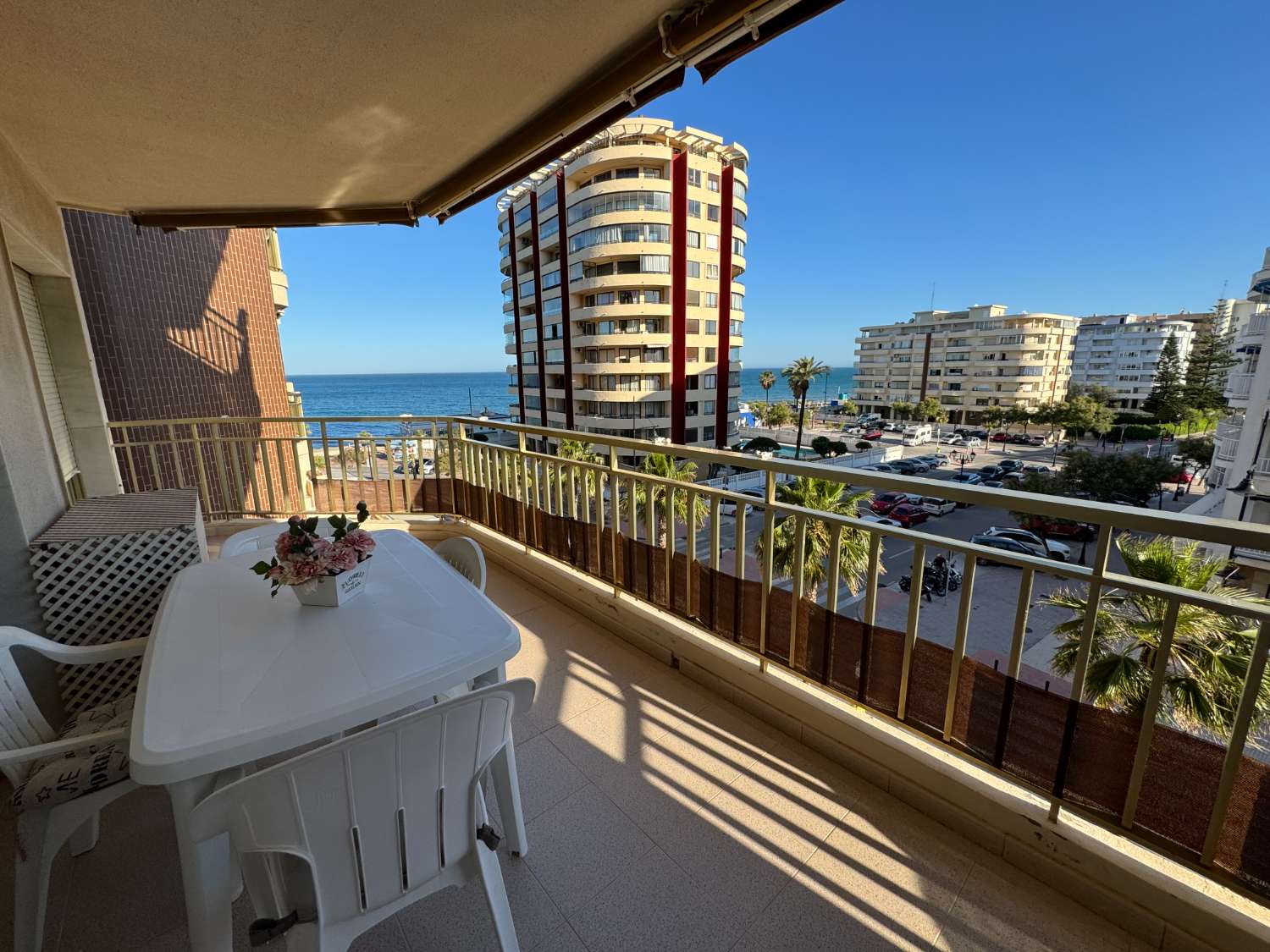 Next to the beach, 2 bedrooms, 2 bathrooms, Fuengirola — Fuengirola
