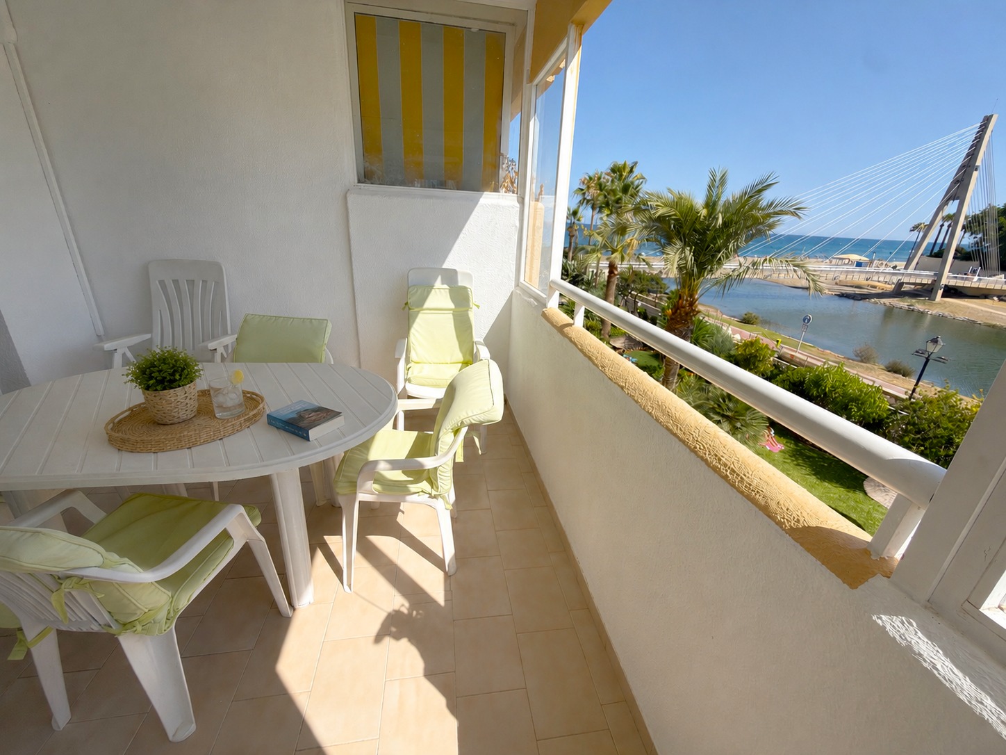 Apartamento con vistas al Castillo Sohail y al mar de Fuengirola, Fuengirola