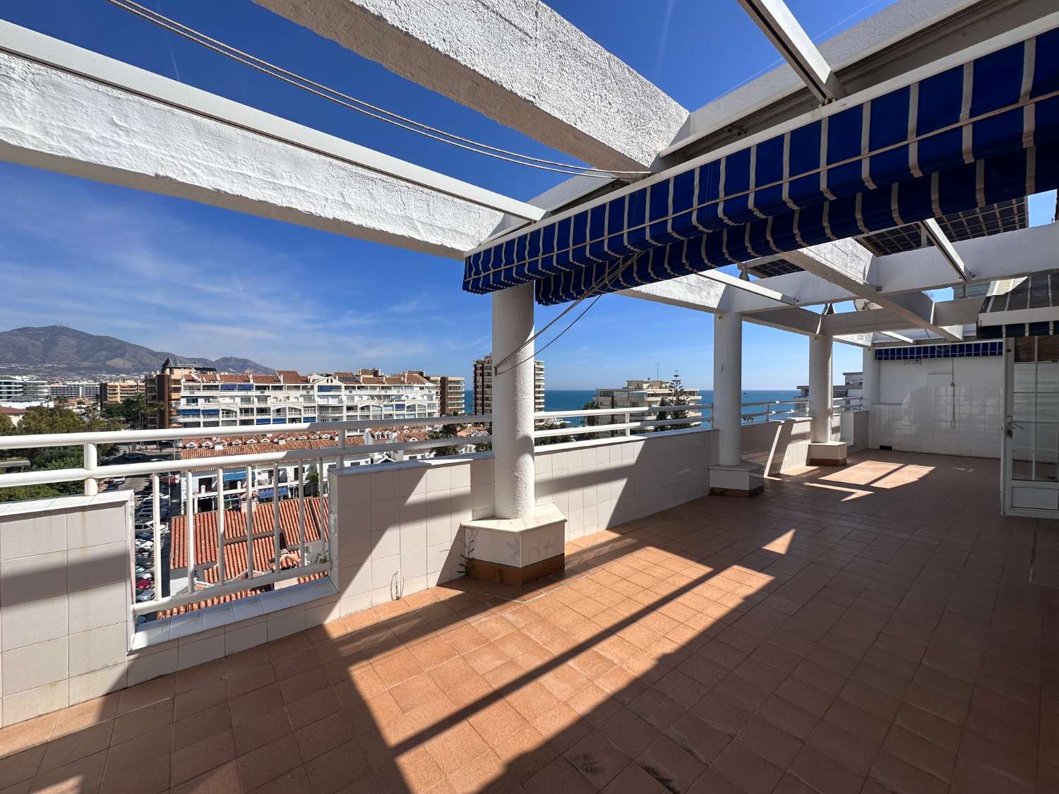 Stunning penthouse with sea views, Zona Sohail Fuengirola