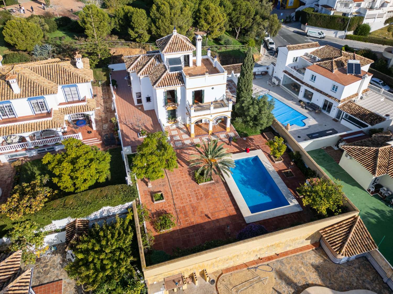 Vrijstaande villa in Andalusische stijl in Arroyo de la Miel, Benalmádena, Arroyo De La Miel Benalmadena
