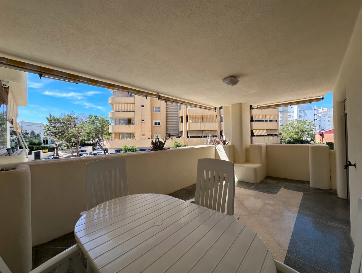 Bright apartment with terrace, communal pool and parking space in Sohail, Fuengirola, Zona Sohail Fuengirola