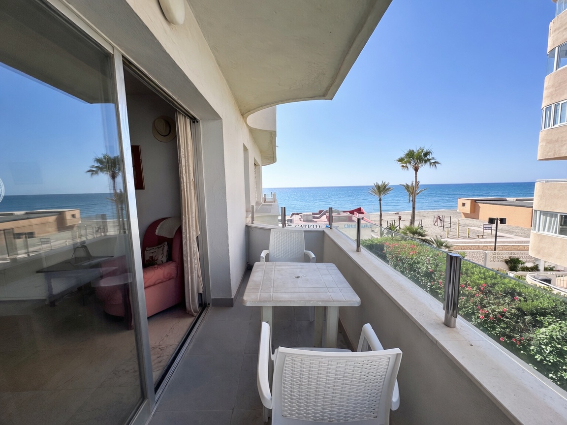 Apartamento en primera línea de playa — Sohail, Fuengirola, Zona Sohail Fuengirola