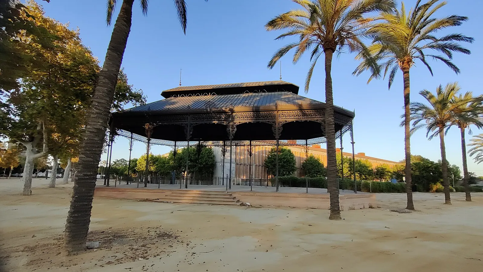 A feria caseta lit up at night